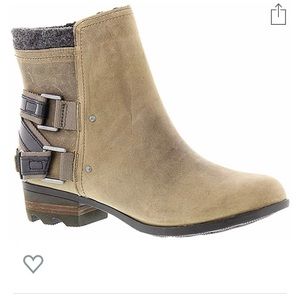 Sorel Lolla Boot SZ: 8, worn once! Great condition